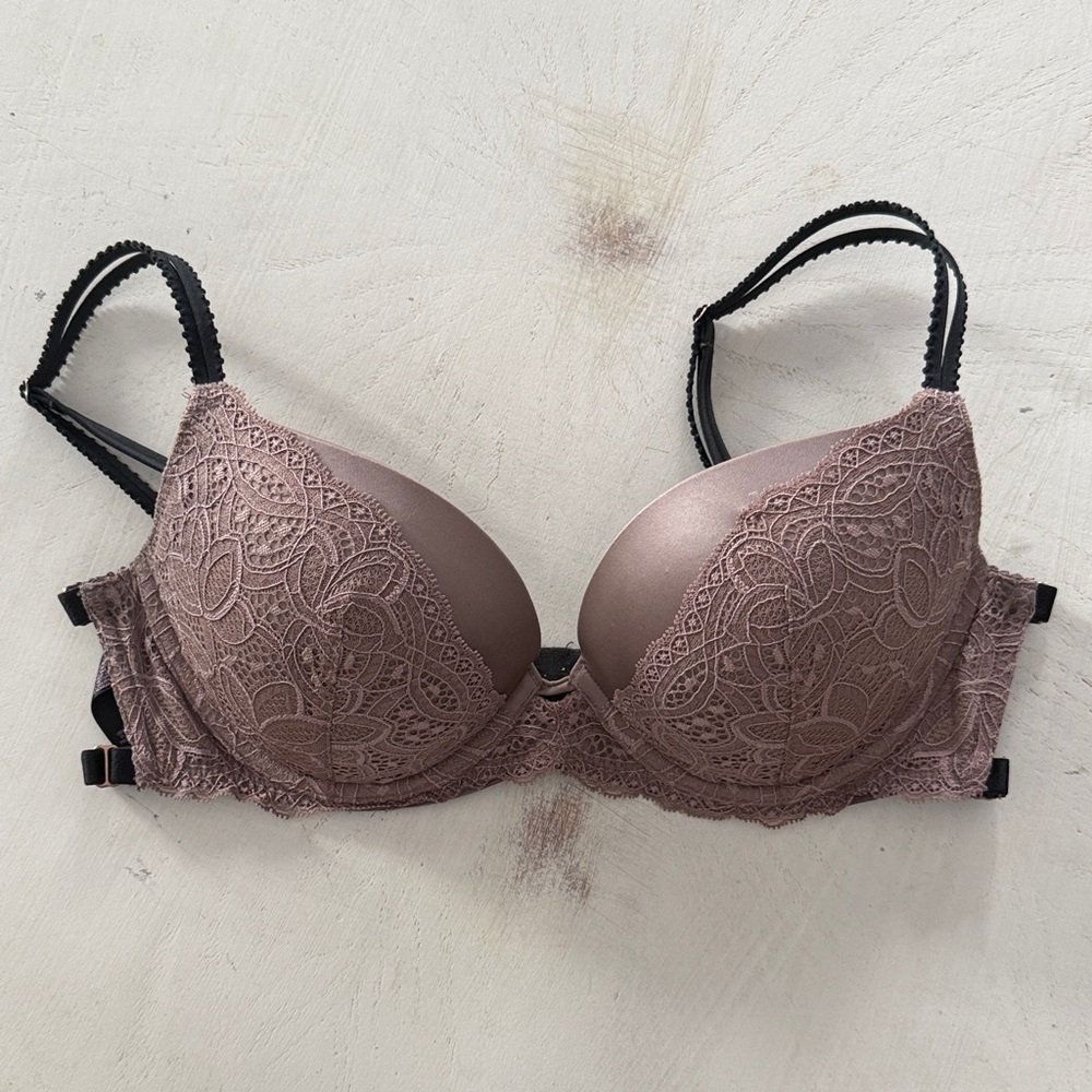 Victoria’s Secret Very Sexy Champagne and Strappy Lace Push-Up Bra 32DD 3/$40